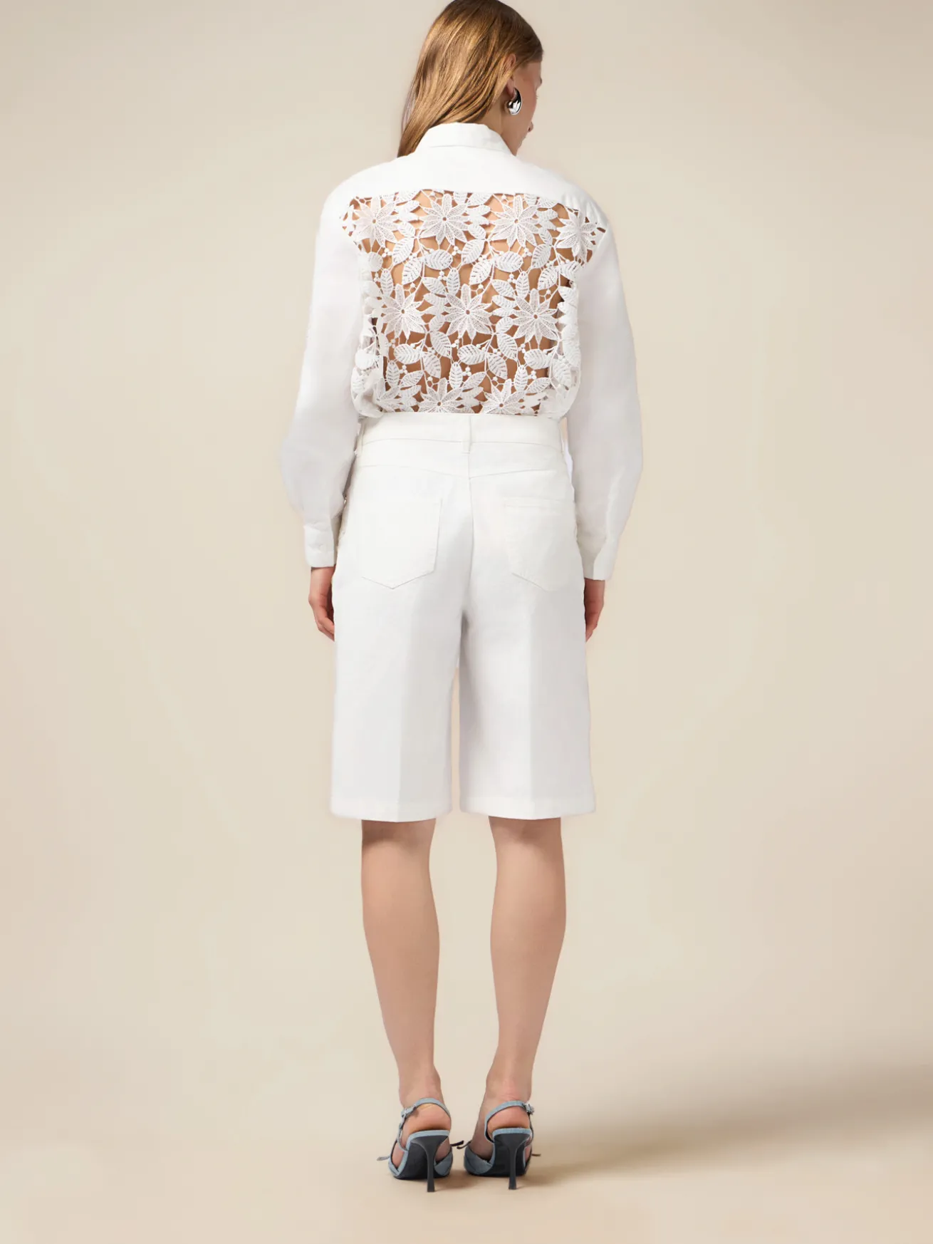 Baumwoll-Bermudas mit Blumenstickereien