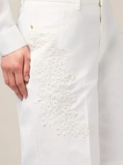 Baumwoll-Bermudas mit Blumenstickereien