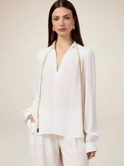 Bluse aus Crêpe-Stoff mit Kette