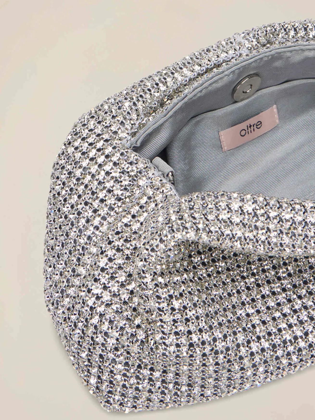 Clutch mit Kristallen