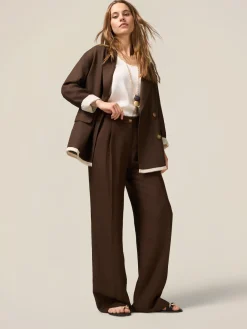 Doppelreihiger Blazer aus Satin mit Gürtel