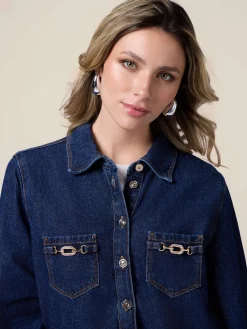 Jeanshemd mit Metallschnallen