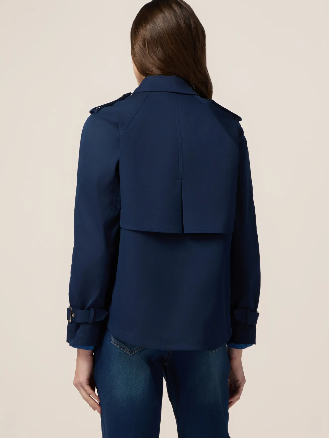 Kurzer doppelreihiger Trenchcoat