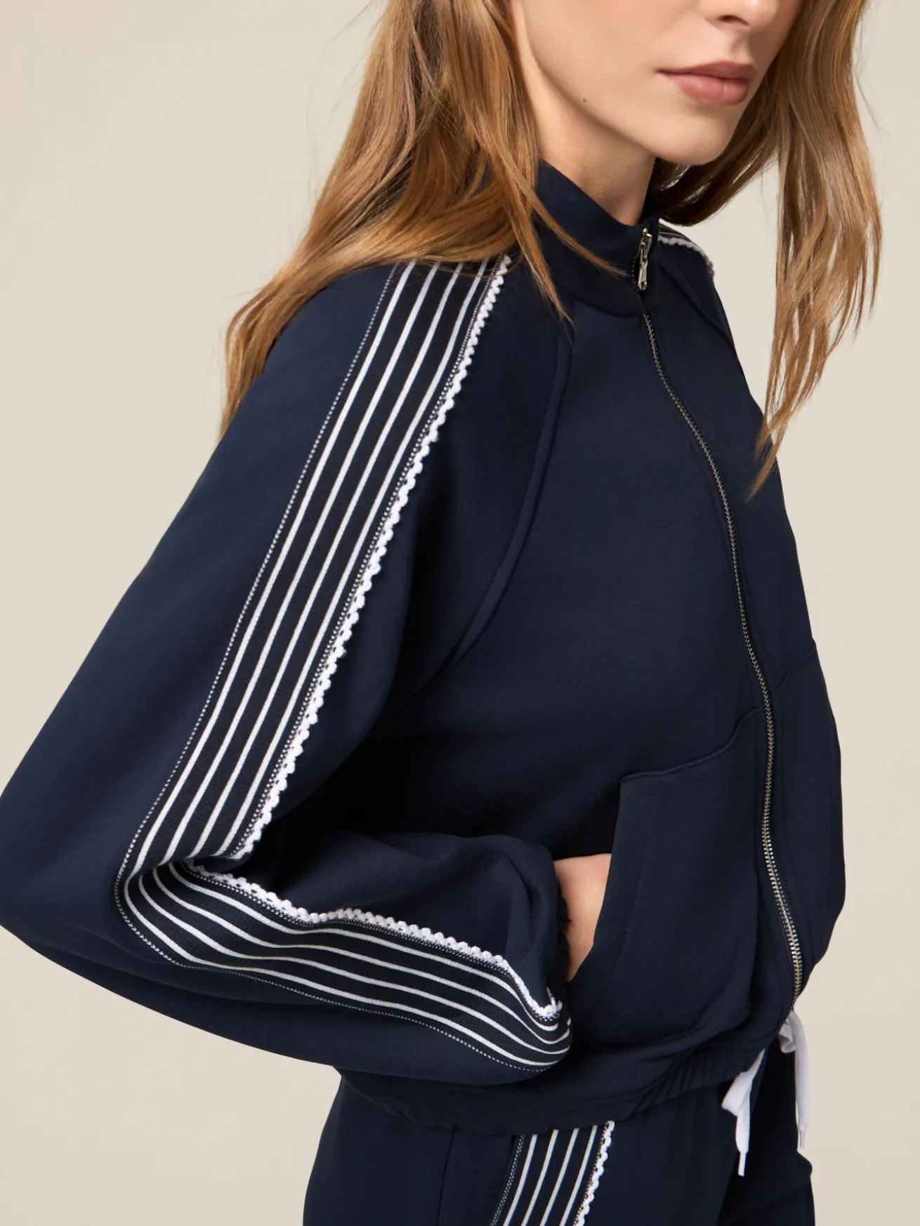 Sweatshirt mit Reißverschluss und Spitzenbesatz